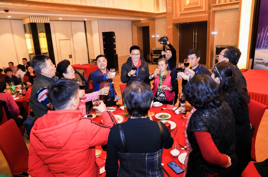 「火大校友会北京分会」授牌典礼圆满成功,于佳宁校长出席并发表演讲